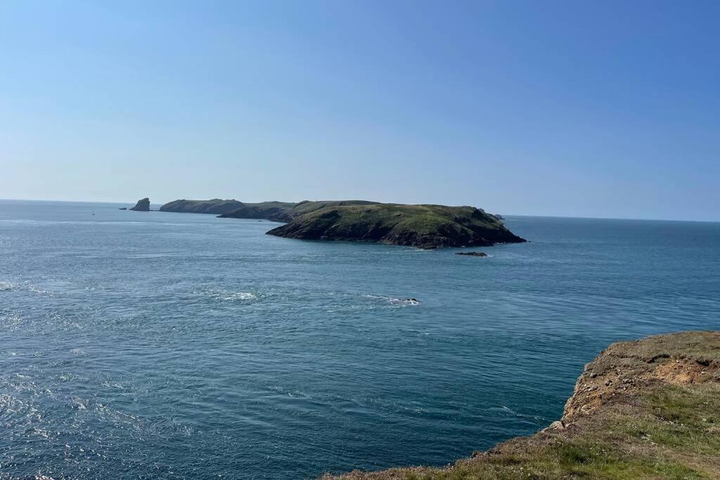 Cottage With Hot Tub In Pembrokeshire Хаверфордуэст Экстерьер фото