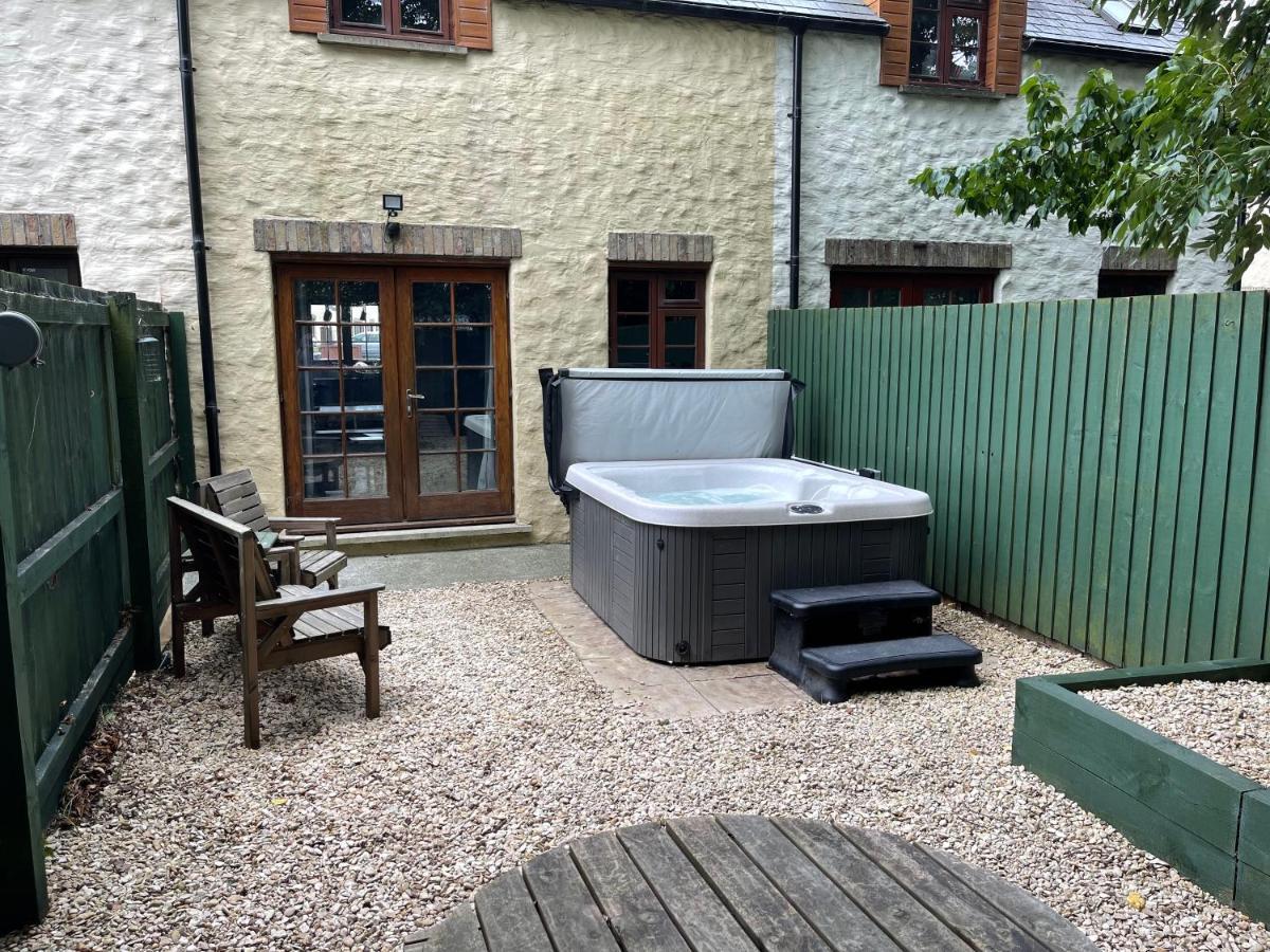 Cottage With Hot Tub In Pembrokeshire Хаверфордуэст Экстерьер фото